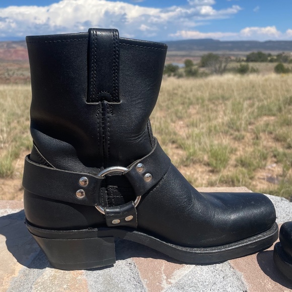 Frye 8R Harness Boots (Black/Size 7) - Picture 3 of 16